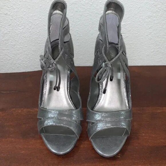 BCBGeneration Chierra Silver Pewter Cut Out Peep Toe Heels 10 - Picture 2 of 13